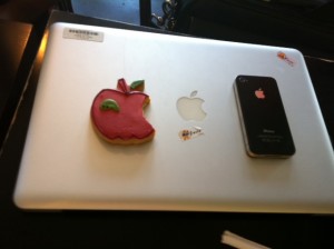 Apple products owned by one of my colleagues, Jacie Yang. Stylish... and delicious.